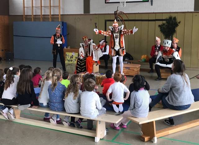 Weiberfastnacht in der Sternenschule 2018